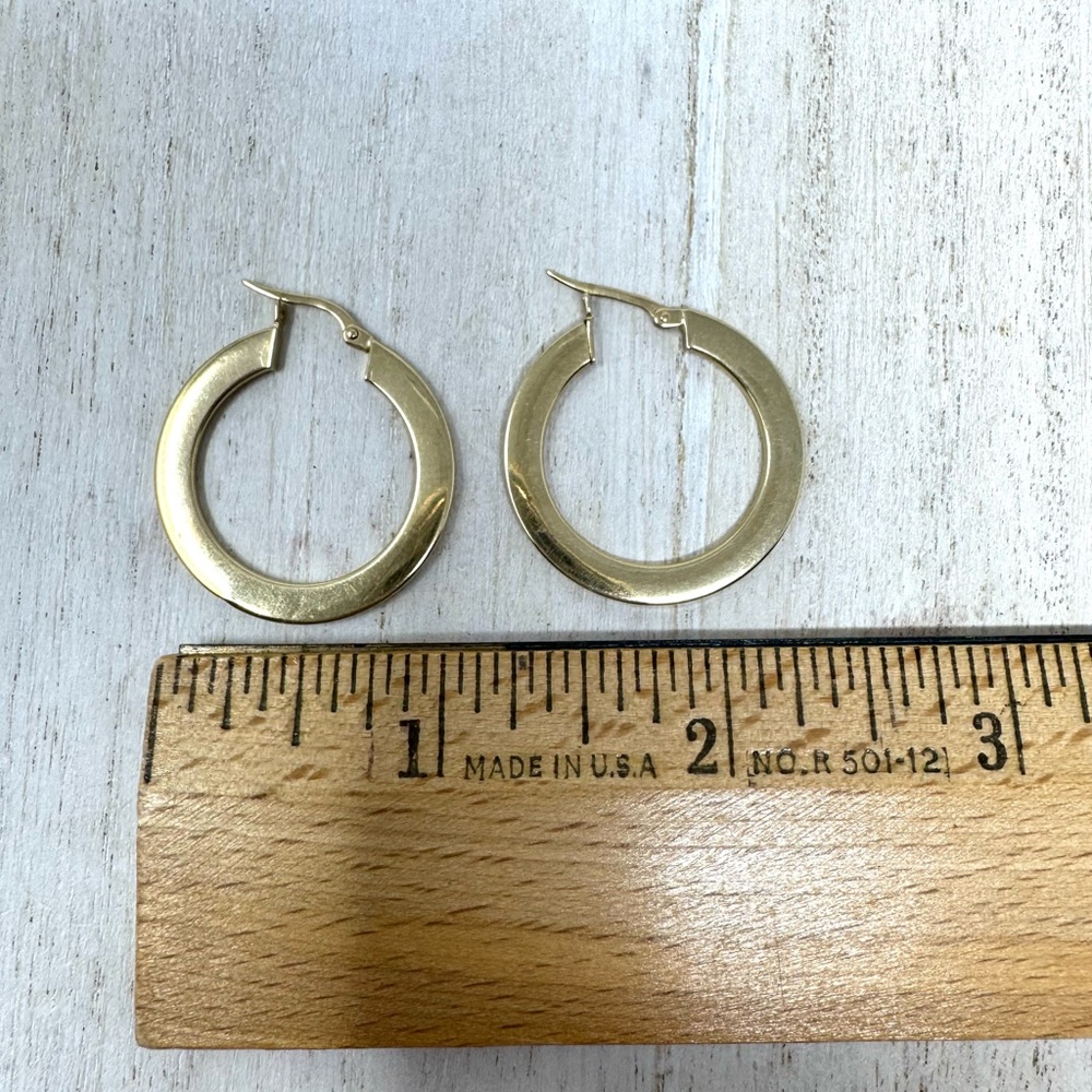Solid 14K yellow gold flat hoop earrings, made in Italy - Picture 10 of 11